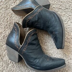Ariat Black Ankle Boots with Tan Stitching size 9